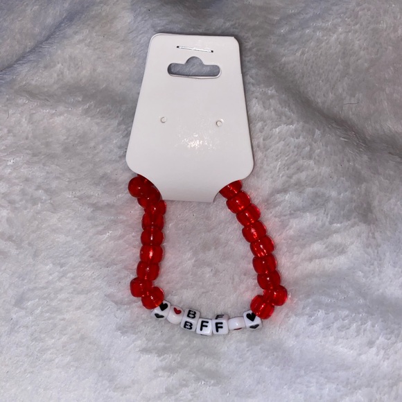 3 for 8$ 🪷 Valentines Day Themed Kandi Bracelet - Picture 2 of 2